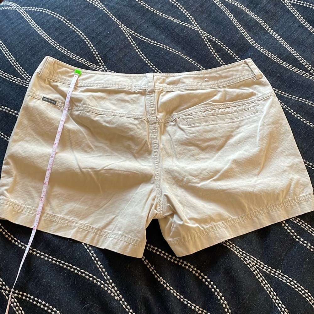 Columbia khaki shorts